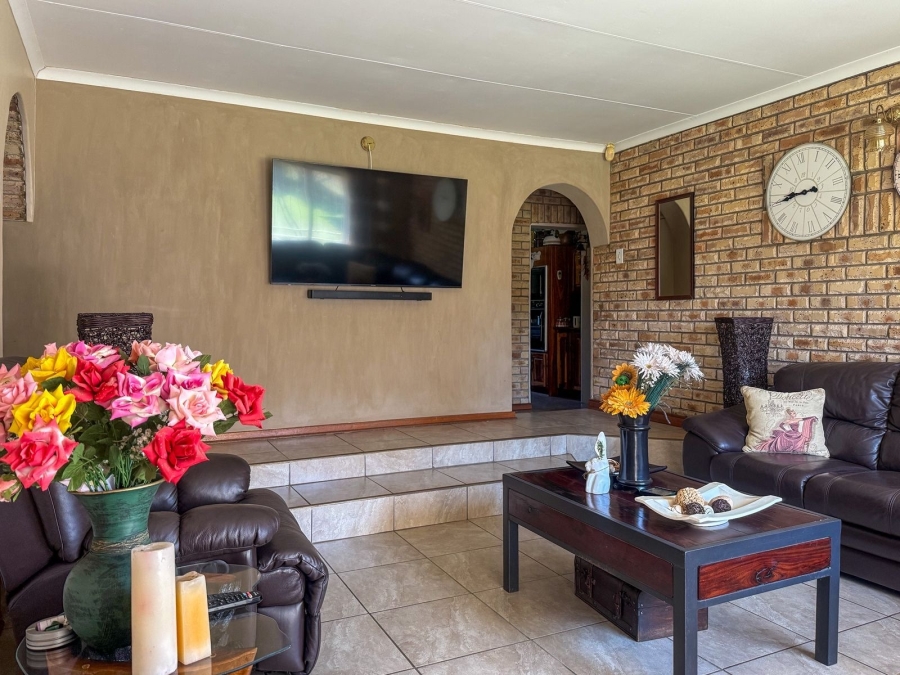 4 Bedroom Property for Sale in Wilgeboom A H North West